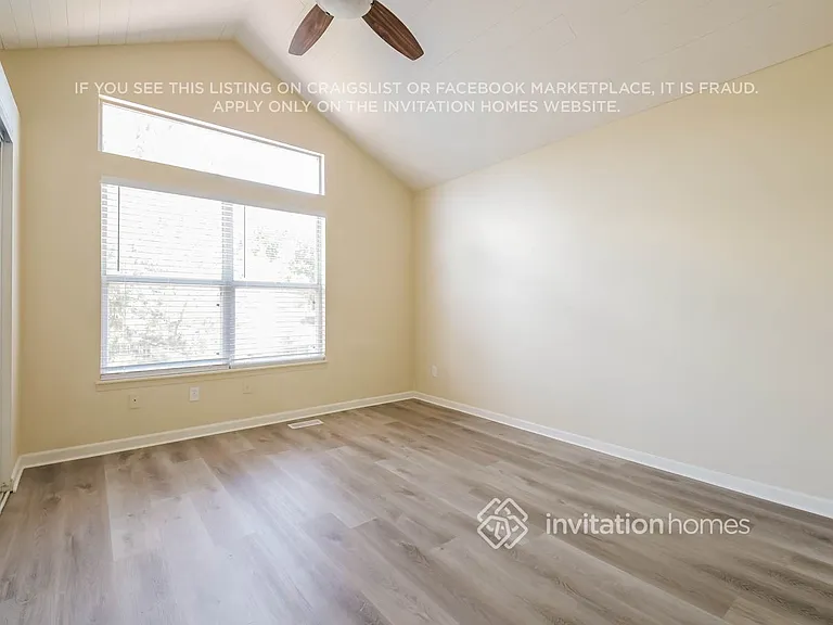 1154 W 132nd Pl — Photo 11