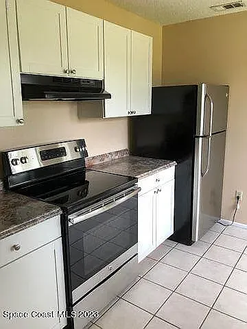 2 bed, 888 sqft, $1,650 — Photo 2