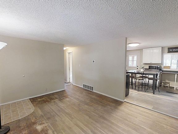 5th image of 1527 Fremont Ave