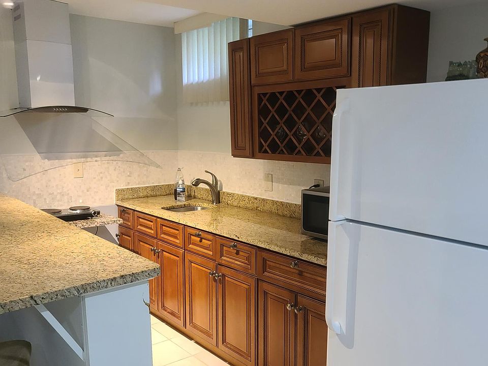 1st image of 43122 Llewellyn Ct
