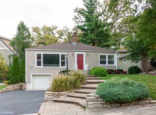 5613 Hillcrest Rd, Downers Grove, IL 60516