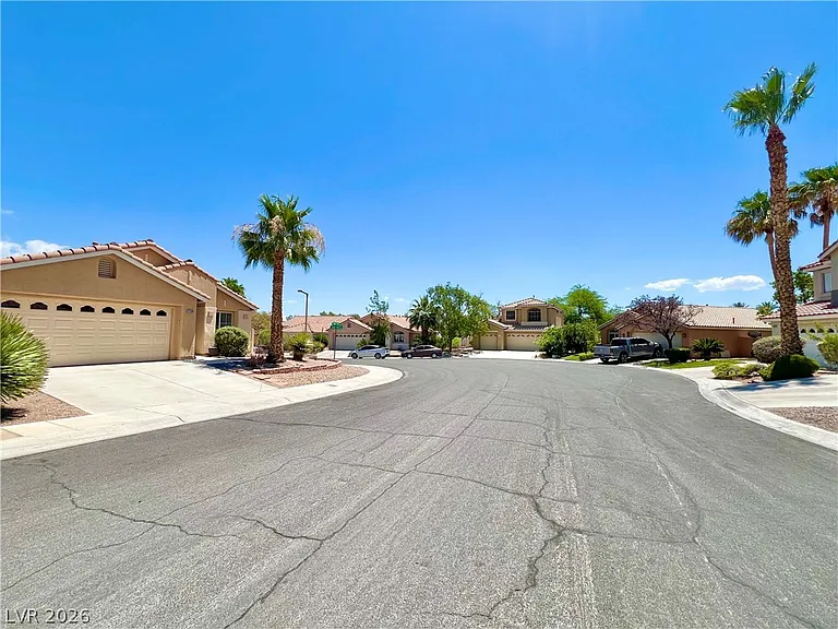 9708 Ridge Creek Pl — Photo 34