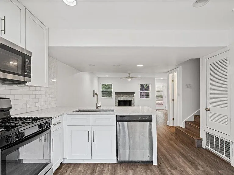 6401 Chimney Creek Cir #A — Photo 7