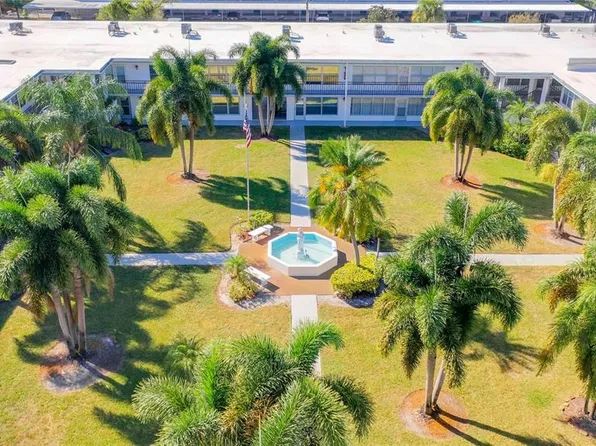 3100 Hartford St N APT 227, Saint Petersburg, FL 33713