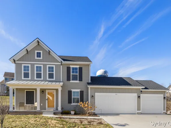237 Young Ct, Rockford, MI 49341