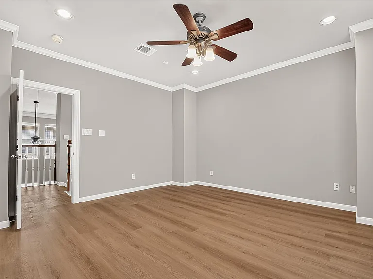1513 Roy St — Photo 36