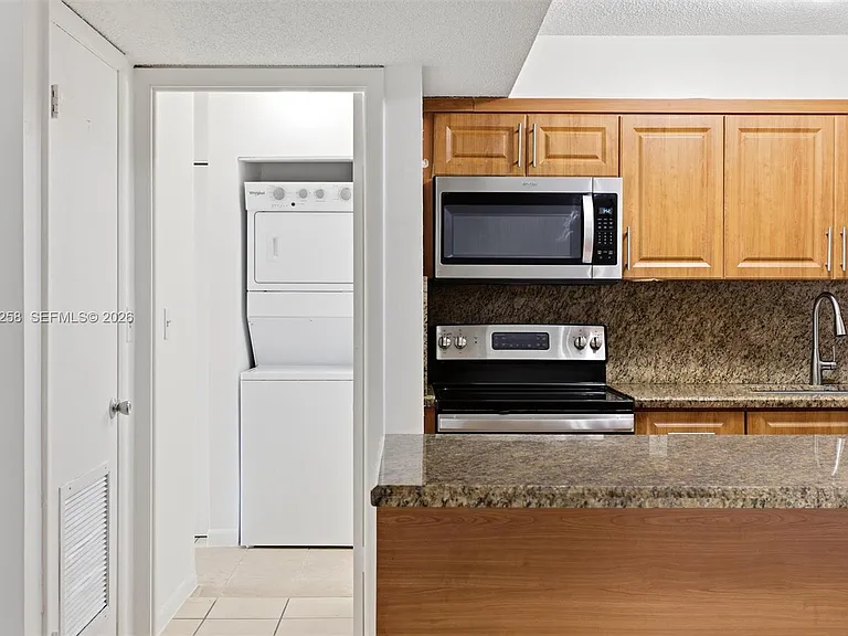 810 SW 129th Pl #209 — Photo 11
