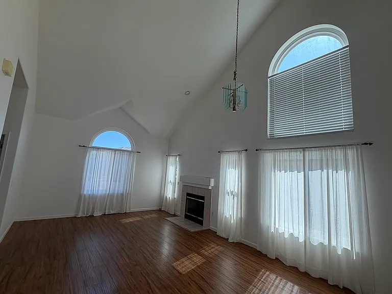 1109 Sikes Ct — Photo 30