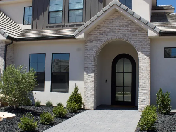 345 E Cromer Cir, Washington, UT 84780