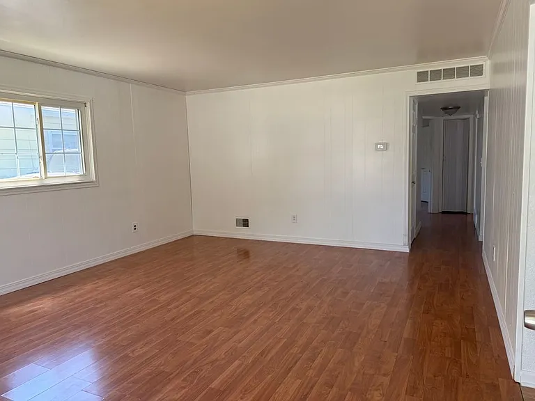 4810 Campbell St — Photo 2