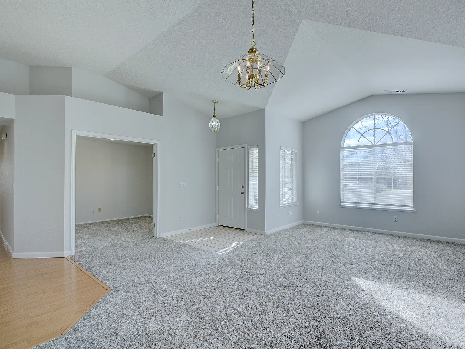 4 bed, 1812 sqft, $2,845 — Photo 4
