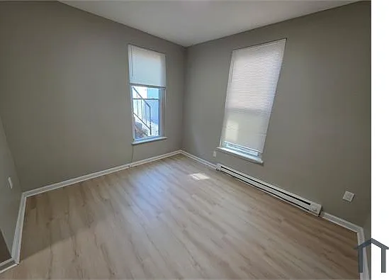 3 bed, 1005 sqft, $1,595 — Photo 3