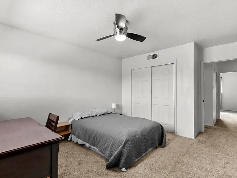 1121 Chelwood Park Blvd NE #7 — Photo 3