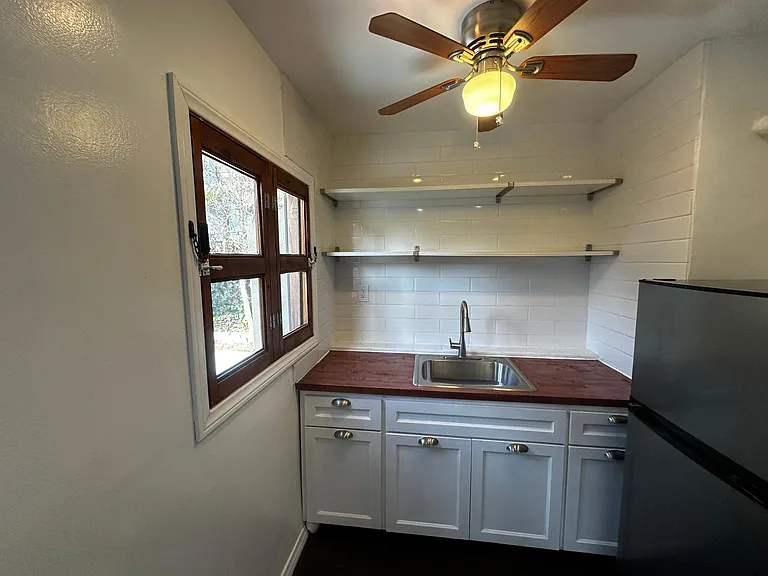 1177 N Hoover St #3/4 — Photo 9