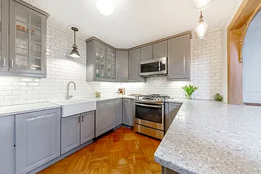 Sold by Avenue Sotheby's International Realty