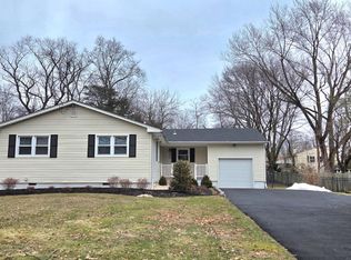 22 Oak Branch Rd, East Windsor, NJ 08512