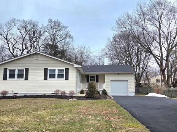 22 Oak Branch Rd, East Windsor, NJ 08512