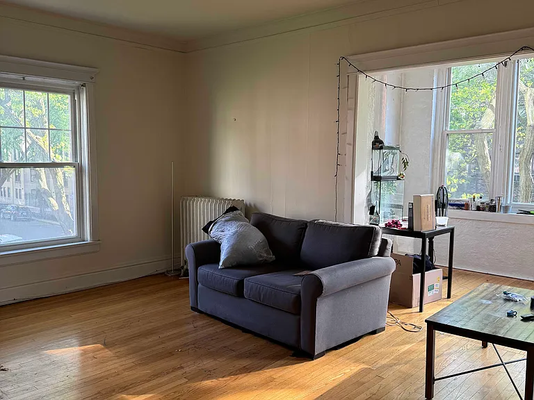 3623 N Pine Grove Ave #2W — Photo 3