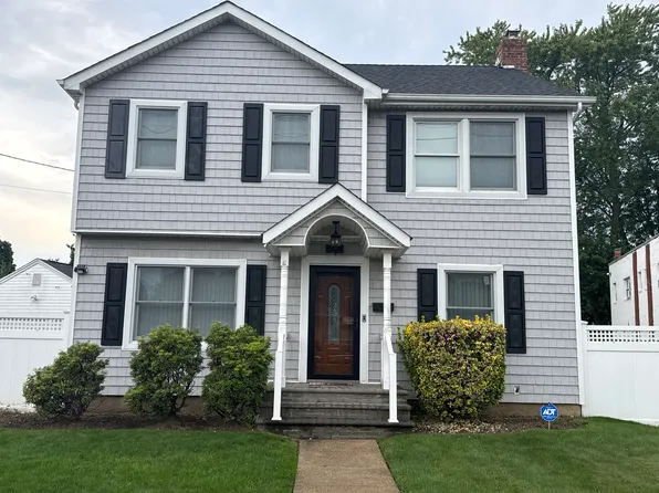(undisclosed Address), East Meadow, NY 11554