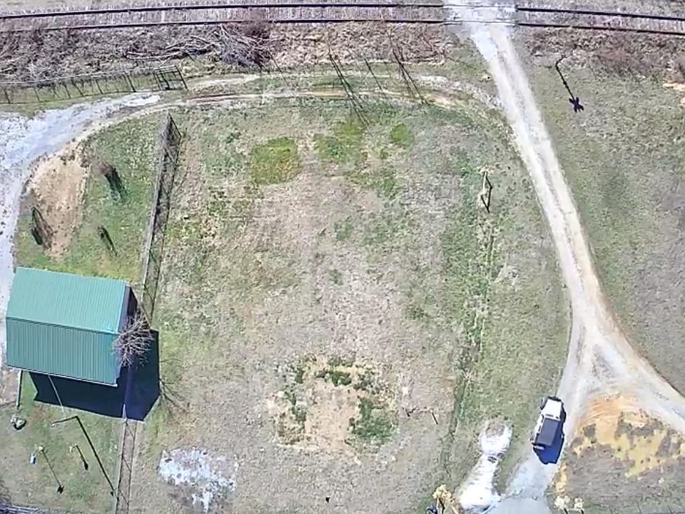 2nd image of 1928 Winona Rd