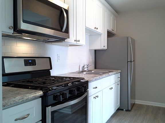 2nd image of 27V Fernwood Dr