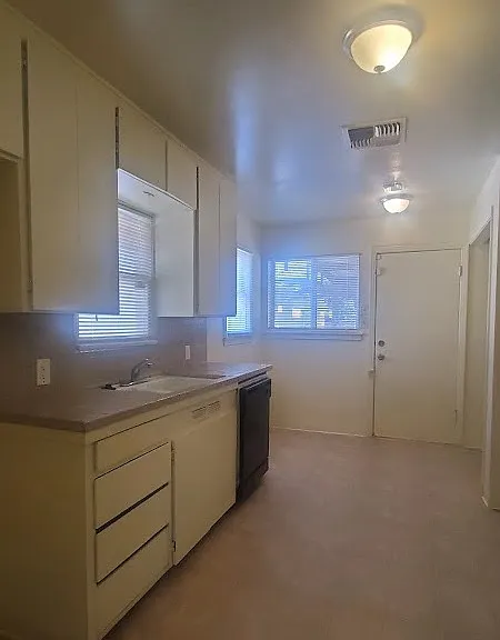 2032 Arden Dr W — Photo 3