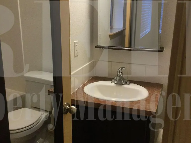 20199 Hogue Pl NE — Photo 28