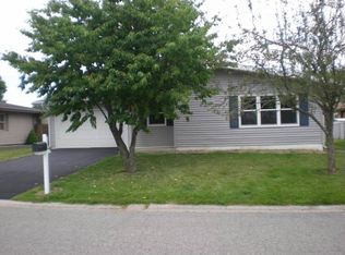 547 Riviera Rd, Valparaiso, IN 46385