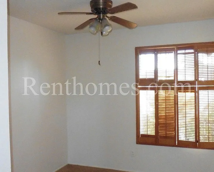 7576 Winterwood Ln — Photo 11