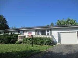 13 Willow Dr, Fairview Heights, IL 62208