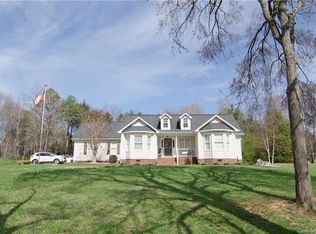 1430 Stonebriar Ln, Clover, SC 29710
