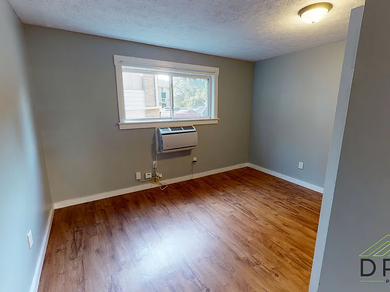 326 E Hillsdale St #8 — Photo 10