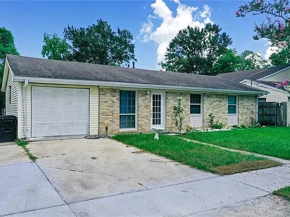 2412 Riverbend Dr, Violet, LA
