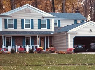 20821 Oak Trail Ct, Strongsville, OH