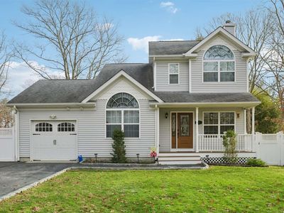 289 Walker Avenue, East Patchogue, NY, 11772