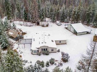 906 Peninsula Loop, Priest River, ID 83856
