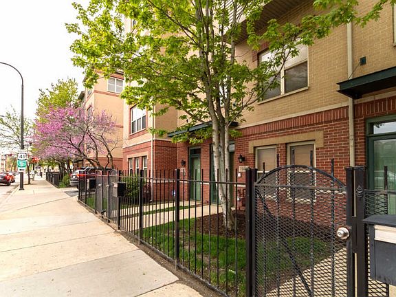 4th image of 7042 S South Shore Dr #5L