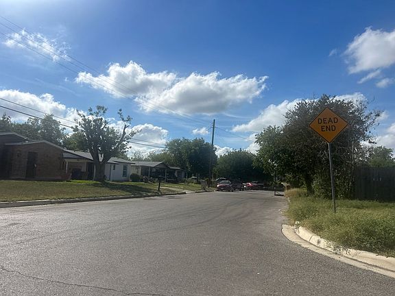 4th image of 114 Dorie St