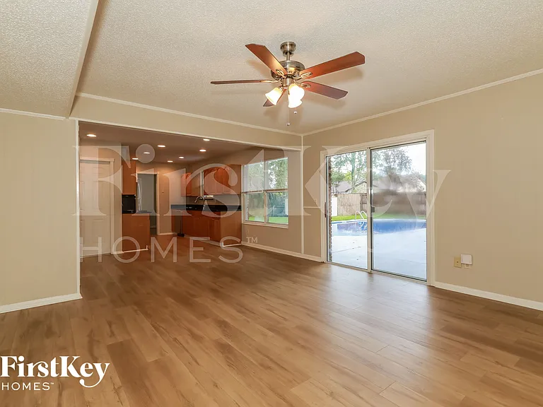 1806 Alder Dr — Photo 5