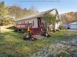 585 Pauley Rd, Charleston, WV 25309