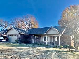 1st image of 1111 Ashwood Dr