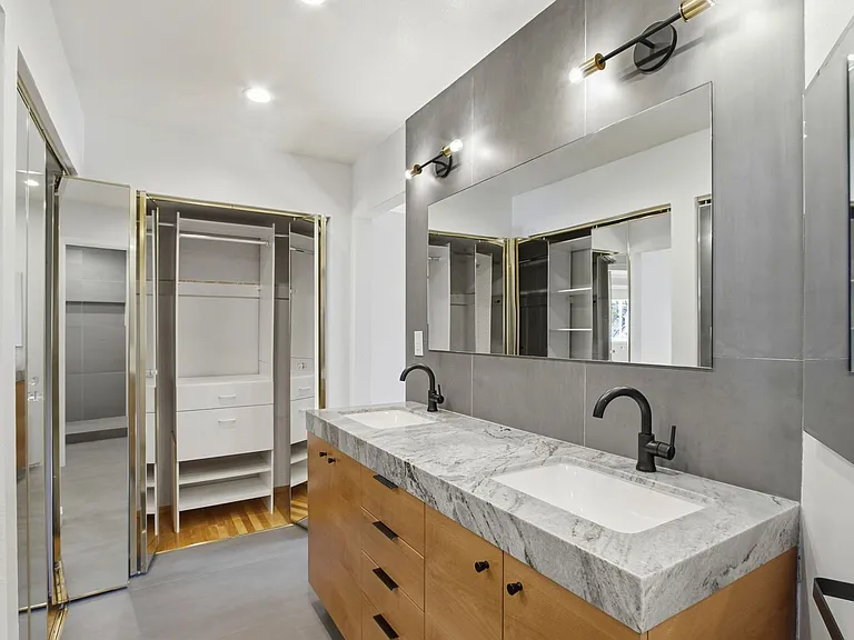 6137 Banner Dr — Photo 44