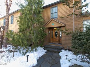 200 Old Stockbridge Rd #3B, Stockbridge, MA 01262