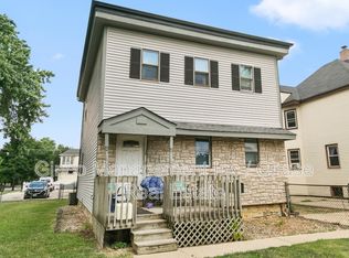 621 Oneida St APT 2, Joliet, IL 60435