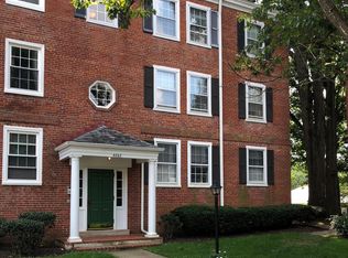 4862 28th St S APT B2, Arlington, VA 22206