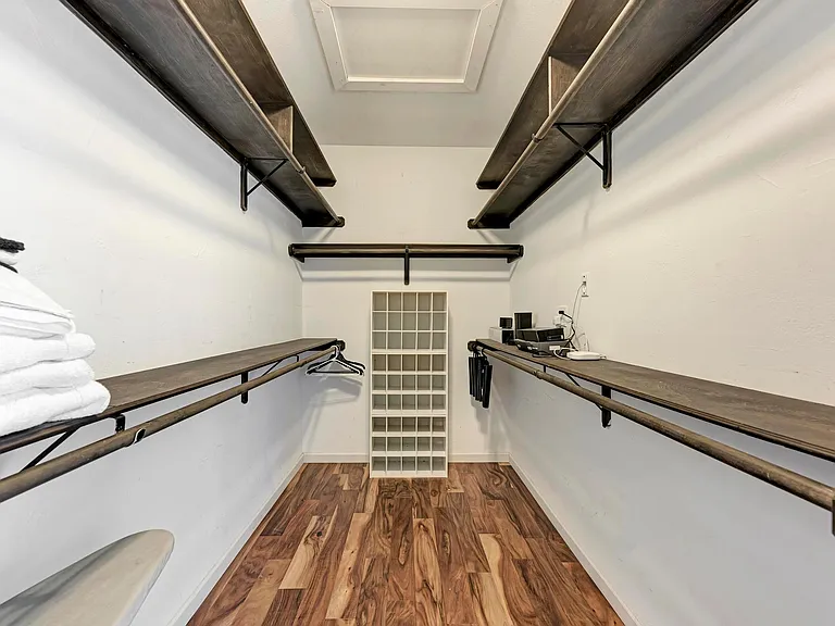 13803 Lake View Dr — Photo 36