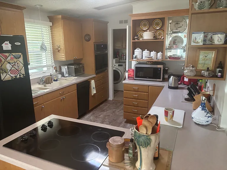 6357 Lichfield Ln — Photo 3