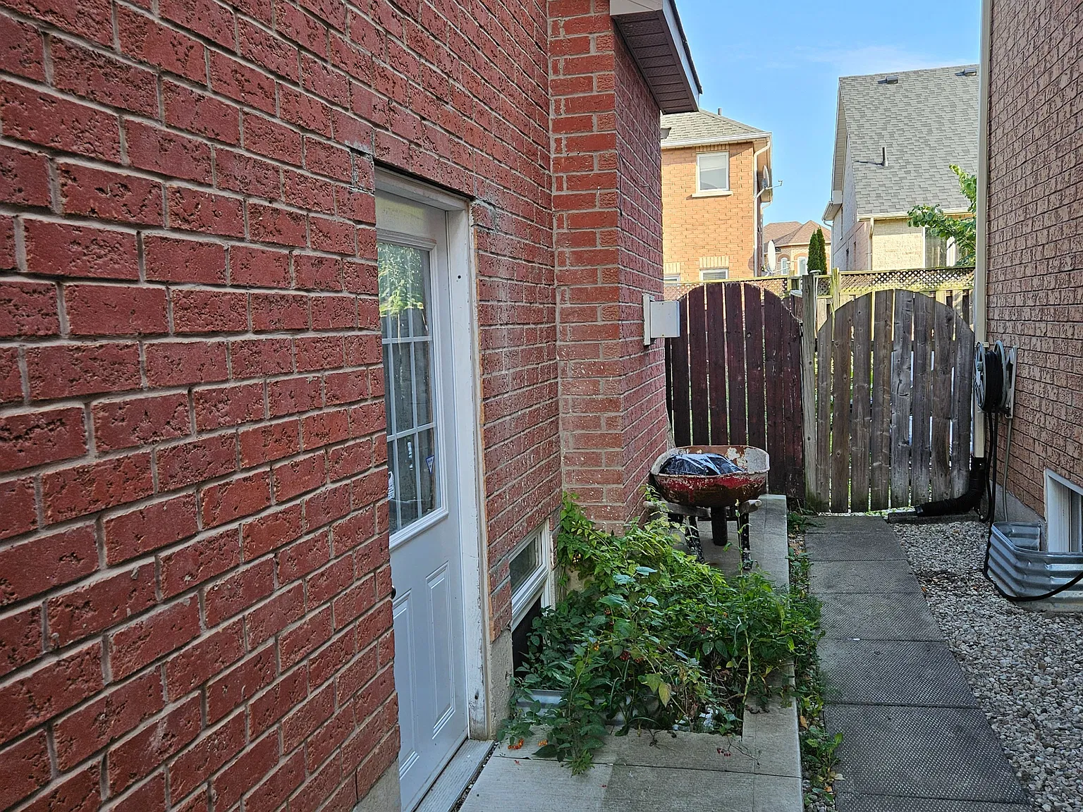 2 bed, $1,749 — Photo 3