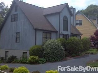 67 Carrisbrooke Ln, Winston Salem, NC 27104