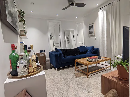 Rented by Avenues Real Estate | media 9